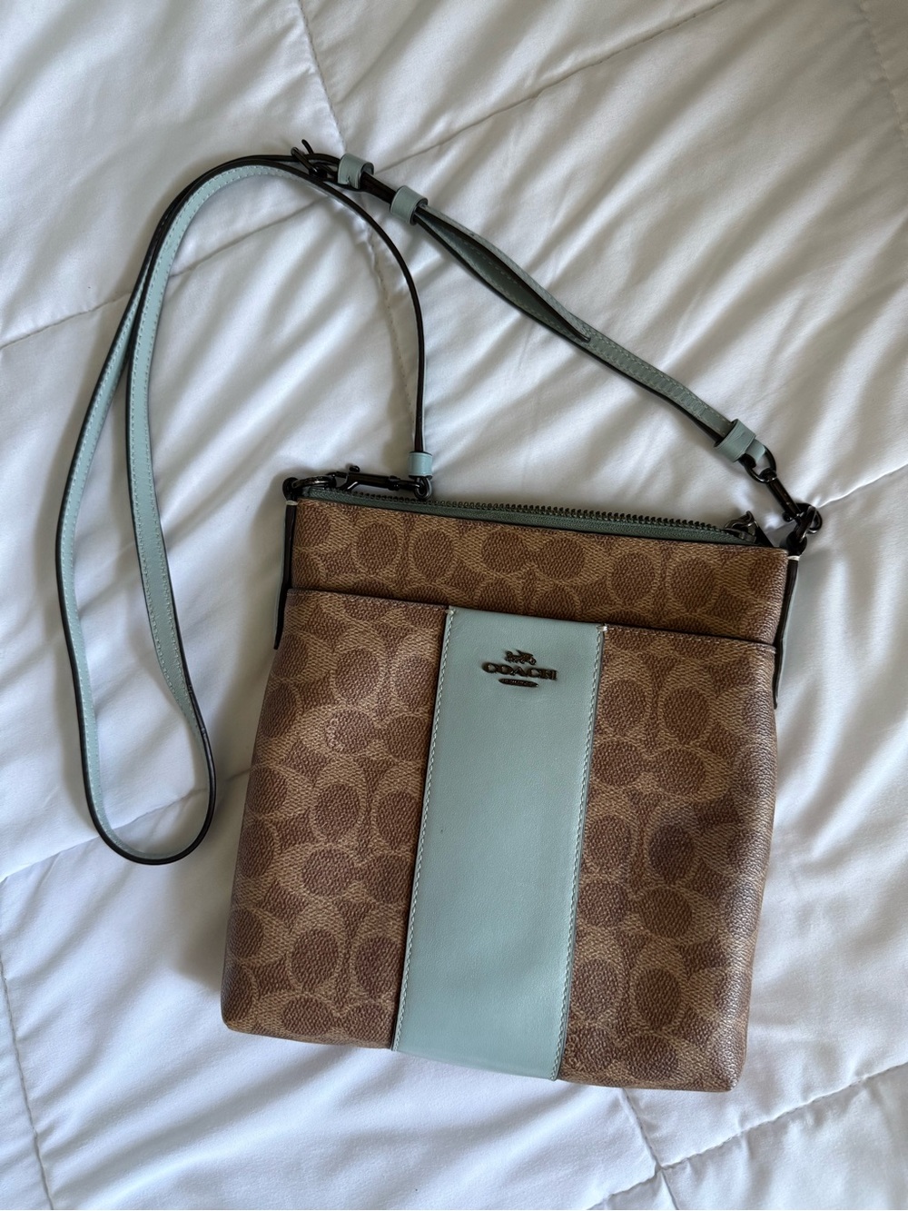 Coach Kitt Messenger Crossbody Bag - Like New - Picture 6 of 6